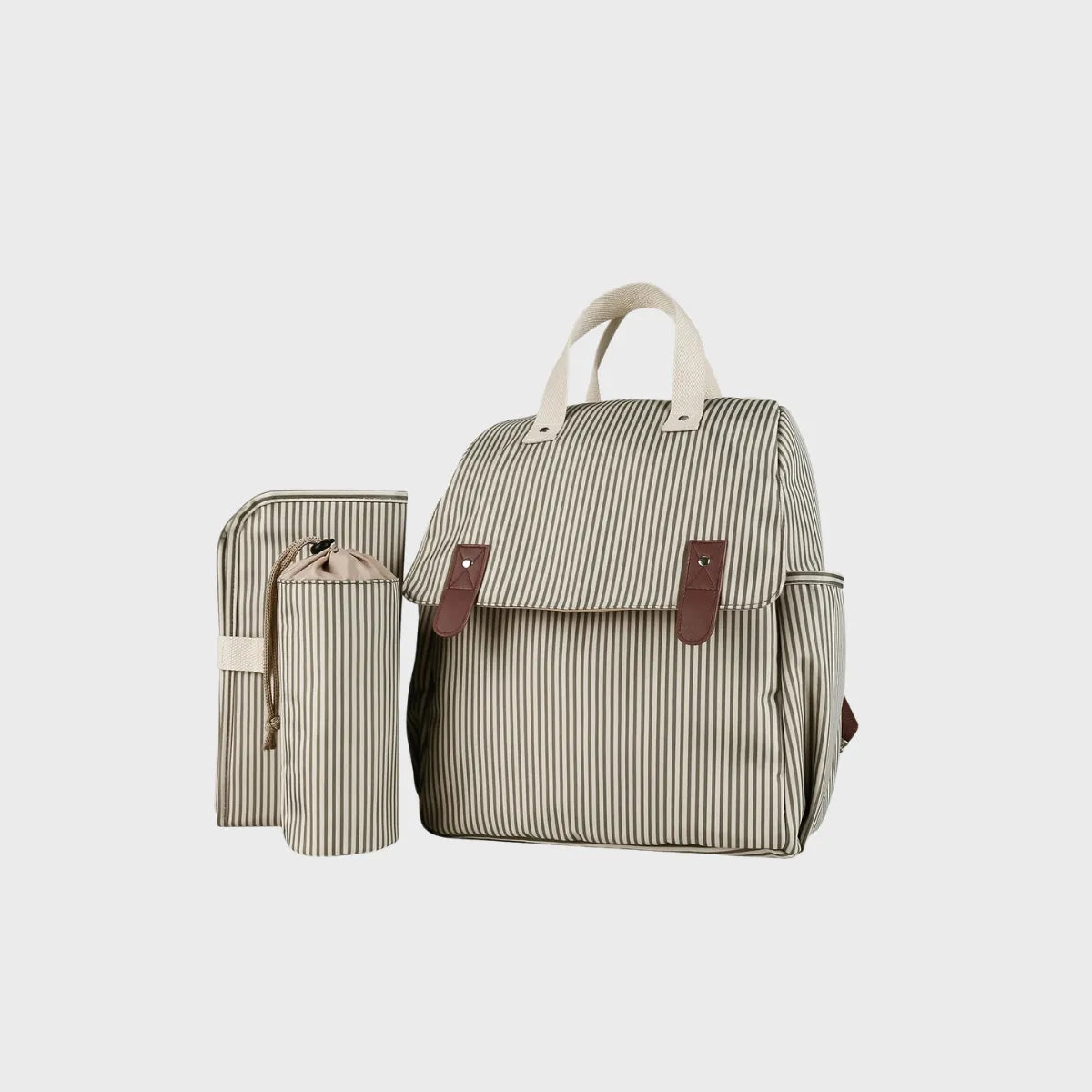 sac à dos à langer à rayure sur fond bgris avec pochette biberon et tapis plié inclus