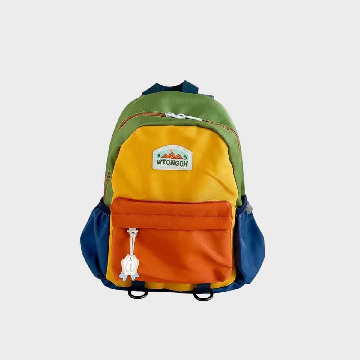 sac à dos crèche orange sur fond blanc